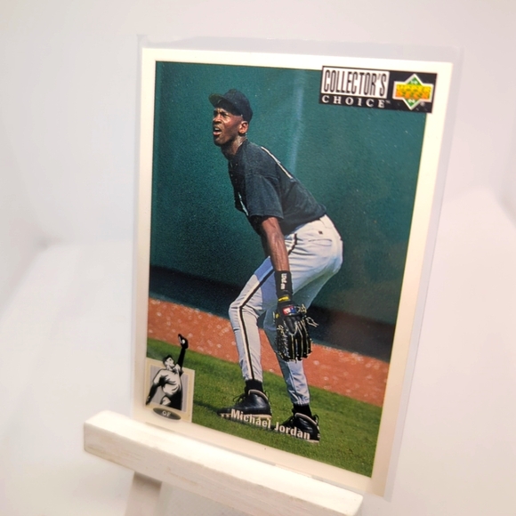 1994-95 Upper Deck Collector's Choice - #23 Michael Jordan Nicely Centered & New - Picture 2 of 12